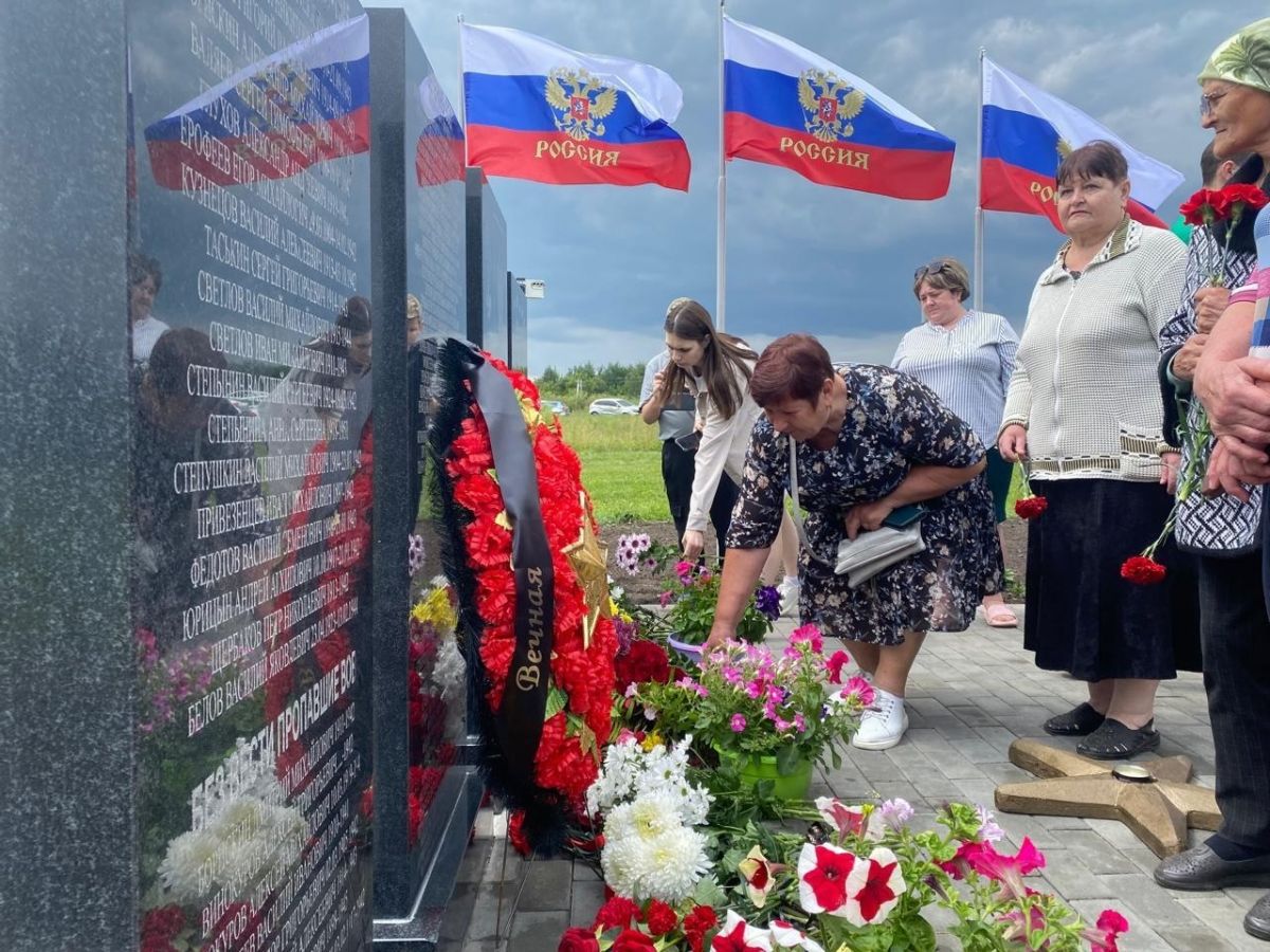 В деревнях Урусово и Машково открыты памятники героям Великой Отечественной войны и участникам СВО