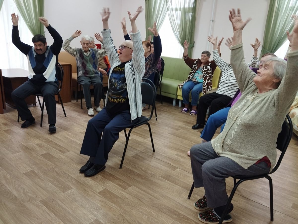 Хватает времени и для танцевальной практики, и для стихотерапии