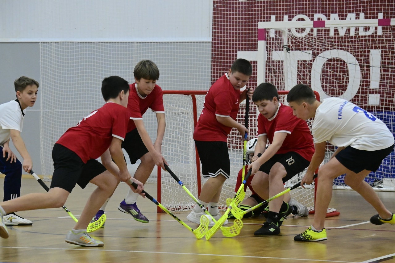 Третий день флорбольных баталий порадовал любителей игры