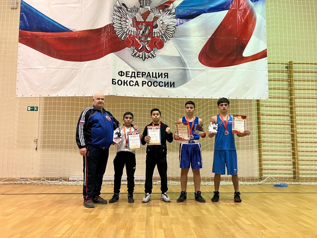 На пьедестале почета как дома