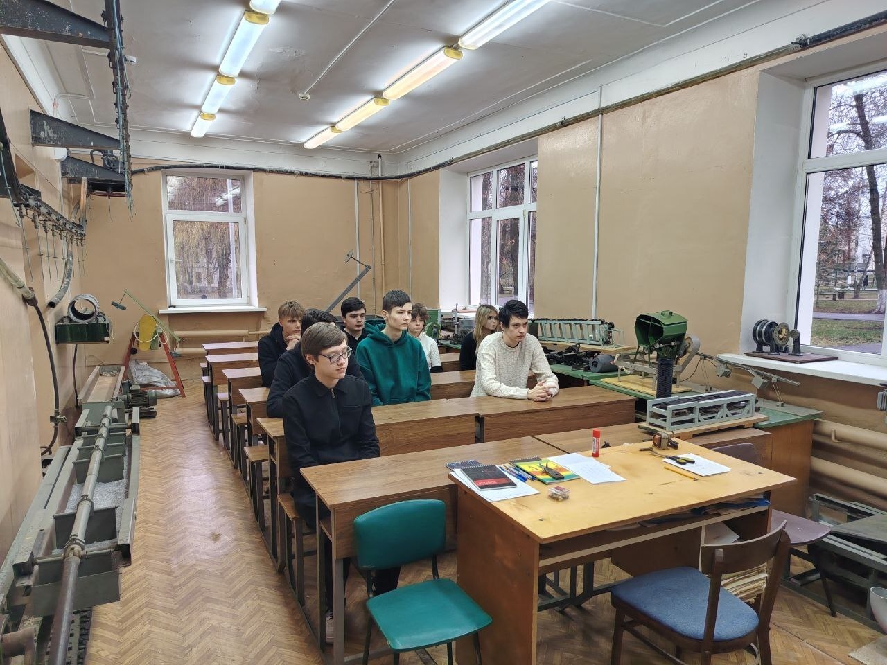 Гимназисты погрузились в мир современных технологий и инженерного мышления Гимназисты погрузились в мир современных технологий и инженерного мышления