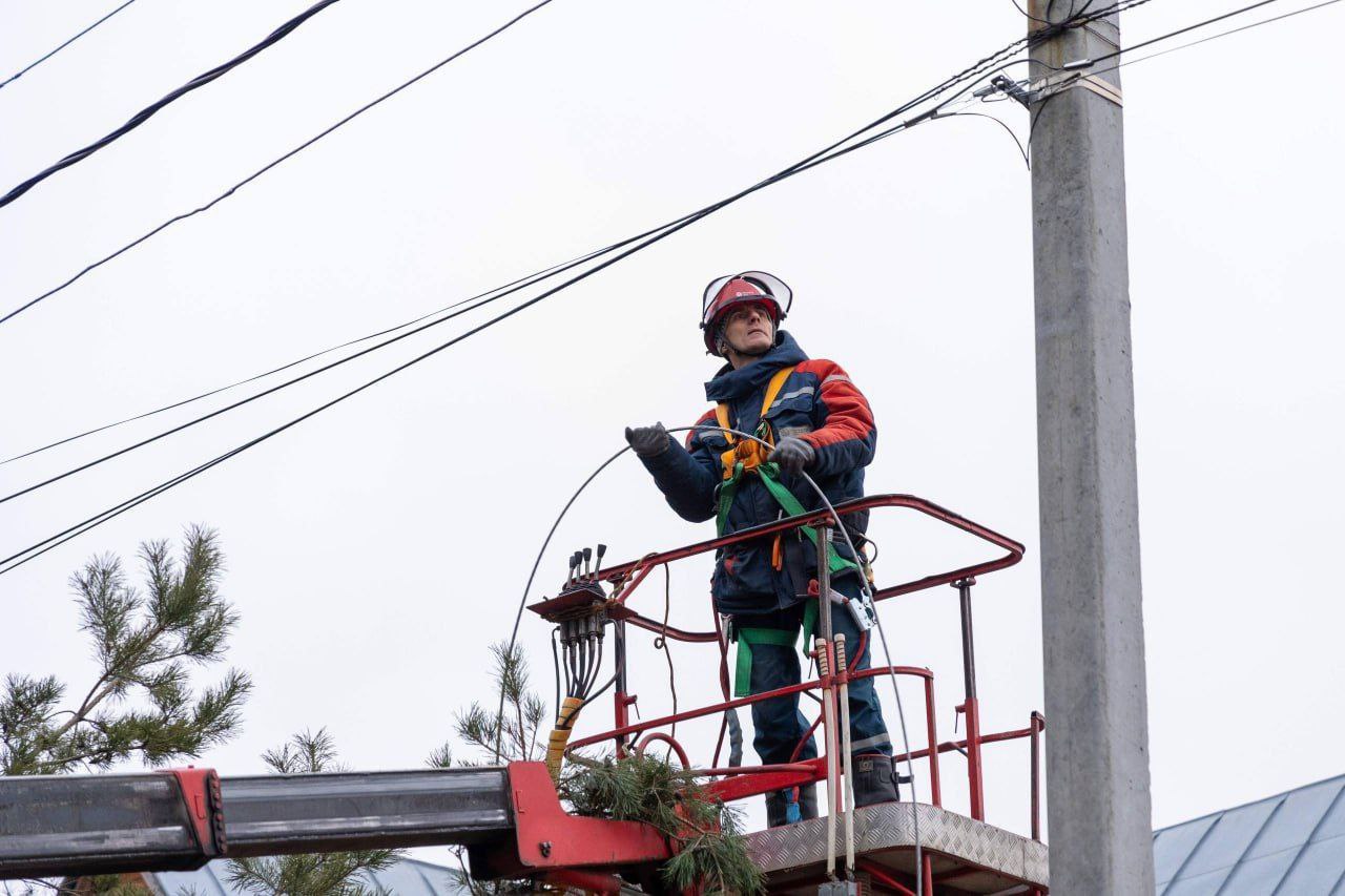 Энергетики «Тулэнерго» устраняют локальные нарушения электроснабжения из-за непогоды Энергетики «Тулэнерго» устраняют локальные нарушения электроснабжения из-за непогоды