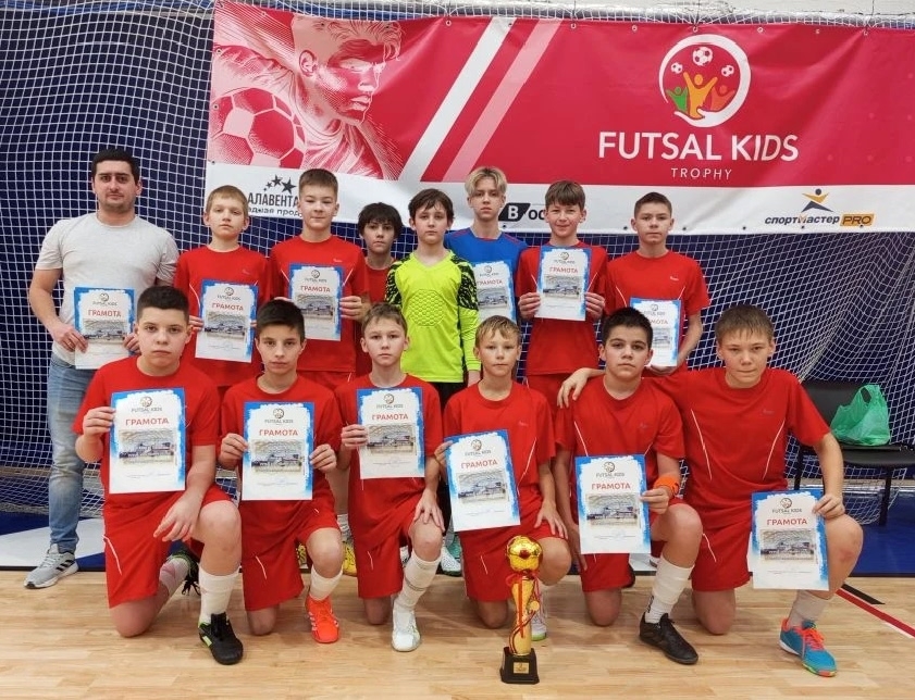 Кимовчане вошли в пятерку сильнейших на межрегиональном турнире по мини-футболу Кимовчане вошли в пятерку сильнейших на межрегиональном турнире по мини-футболу