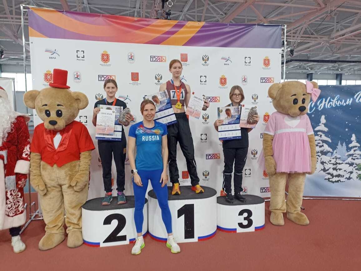 Новые медали легкоатлетов и футболистов