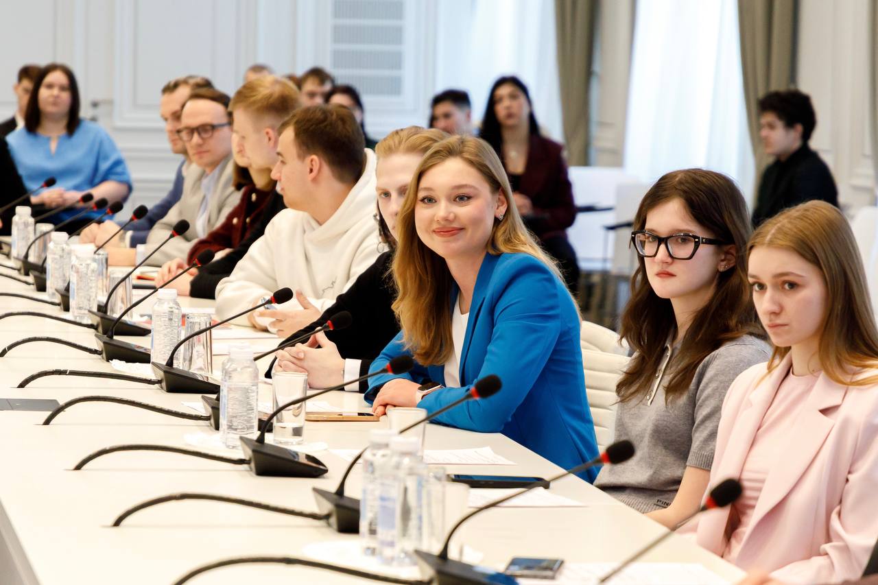 Молодежный совет Правительства Тульской области обсудил совместные проекты с Молодежным советом Минстроя России Молодежный совет Правительства Тульской области обсудил совместные проекты с Молодежным советом Минстроя России