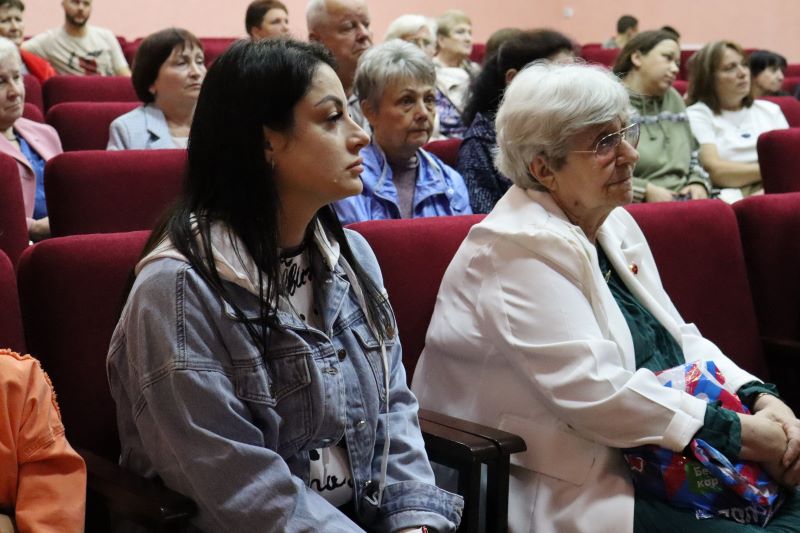 В Новольвовском ДК прошла отчётная встреча с жителями Кимовского района В Новольвовском ДК прошла отчётная встреча с жителями Кимовского района