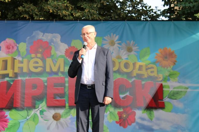 От имени Губернатора киреевчан поздравил министр здравоохранения Михаил Малишевский