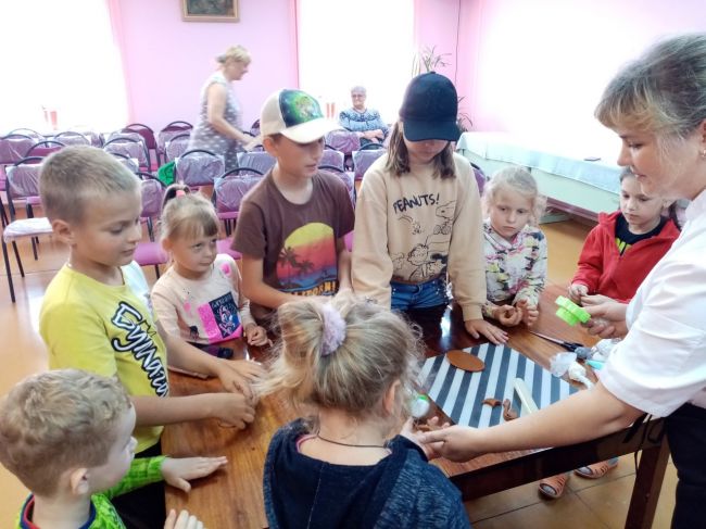 В День имбирного пряника в Подосинках делали тесто и расписывали готовые сладости