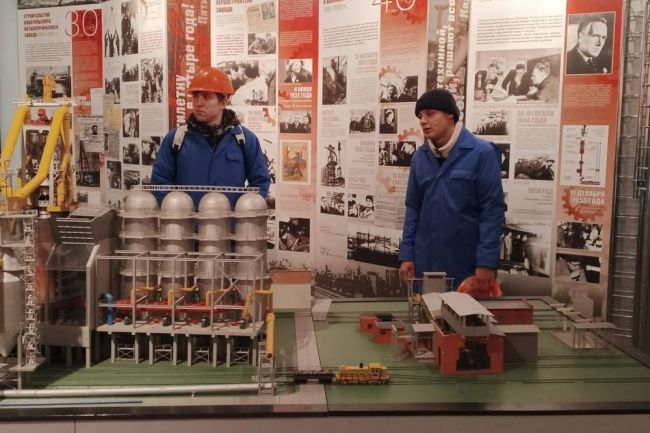 Болоховские студенты посетили с экскурсией крупное промышленное предприятие региона
