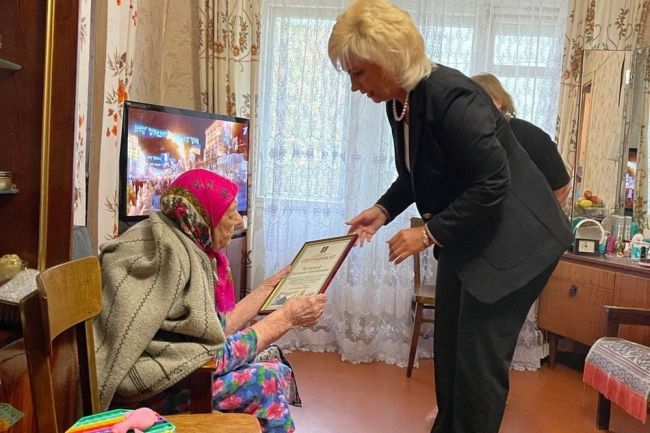 Вдове участника войны из Киреевска вручили жилищный сертификат