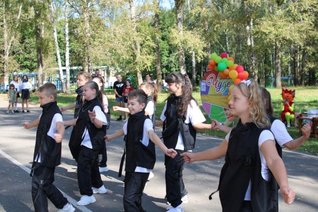 В Киреевском парке 1 сентября отметили вместе со школой танцев «LOOK AT ME»