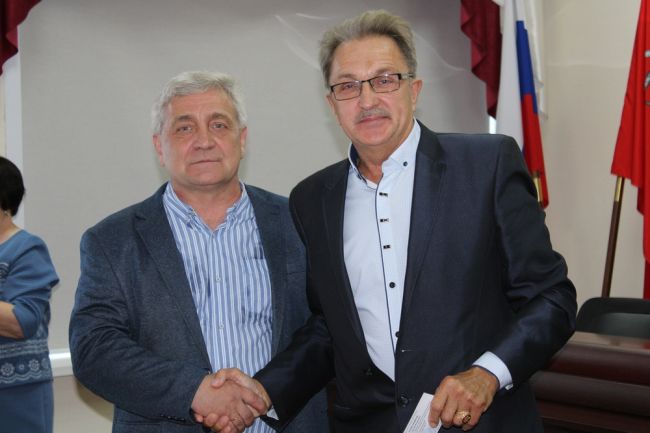 Народным избранникам из Киреевского района вручили депутатские мандаты