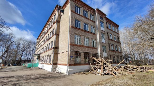 В Болоховском центре образования №2 начался капитальный ремонт здания