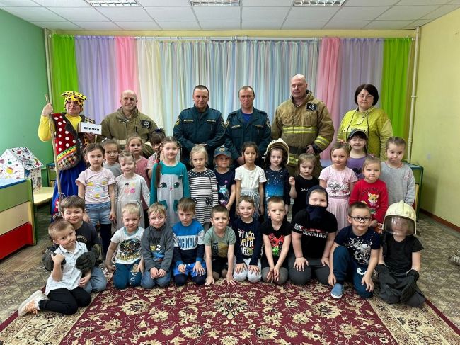 Для воспитанников Липковского детского сада провели познавательную программу, приуроченную к Дню пожарной охраны