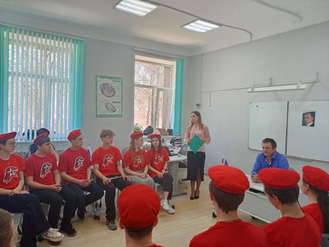 Липковские школьники встретились с депутатом местного Собрания депутатов