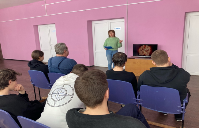 В Кузнецовском Доме культуры прошла профилактическая беседа о вреде парения