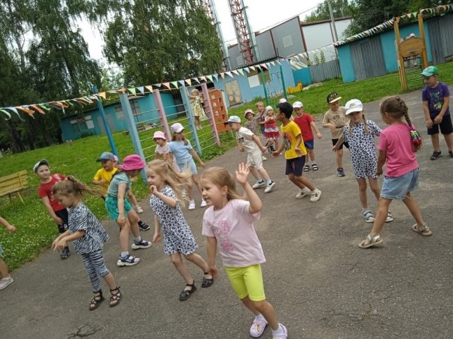 В киреевском детском саду «Алёнушка» прошёл спортивно-развлекательный досуг «День здоровья»