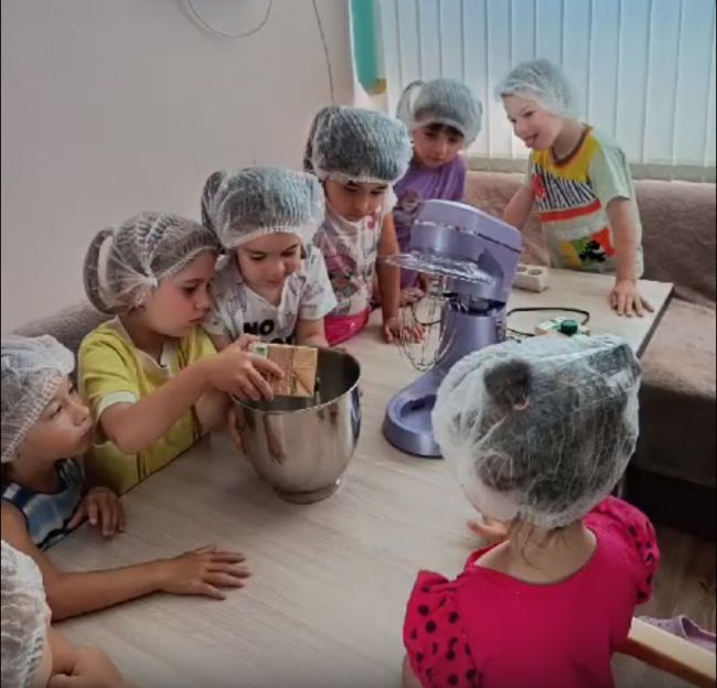 Воспитанники Киреевского социально-реабилитационного центра теперь могут делать себе мороженое сами