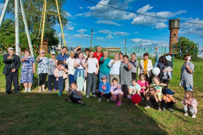 В поселке Строительный сотрудниками Бородинского Дома культуры была проведена музыкально-развлекательная программа