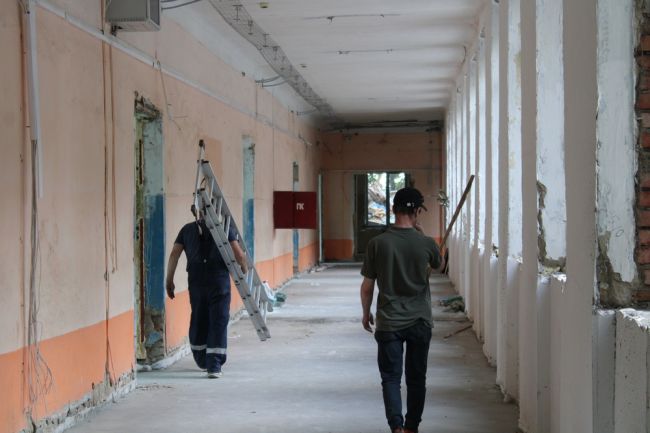 В Болоховской школе приступили ко второму этапу ремонта