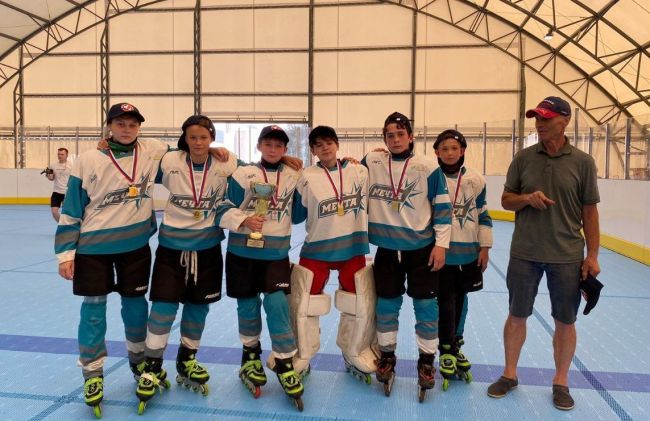 Шварцевские хоккеисты выиграли турнир по хоккею на роликах