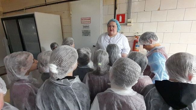 Болоховские школьники побывали на экскурсии на хлебозаводе
