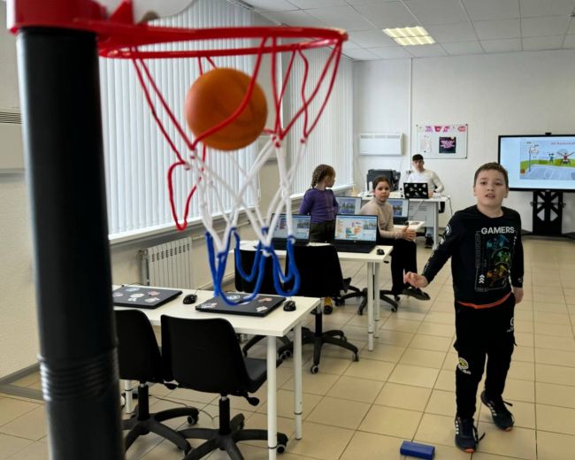 Болоховские школьники сыграли в фиджитал-баскетбол