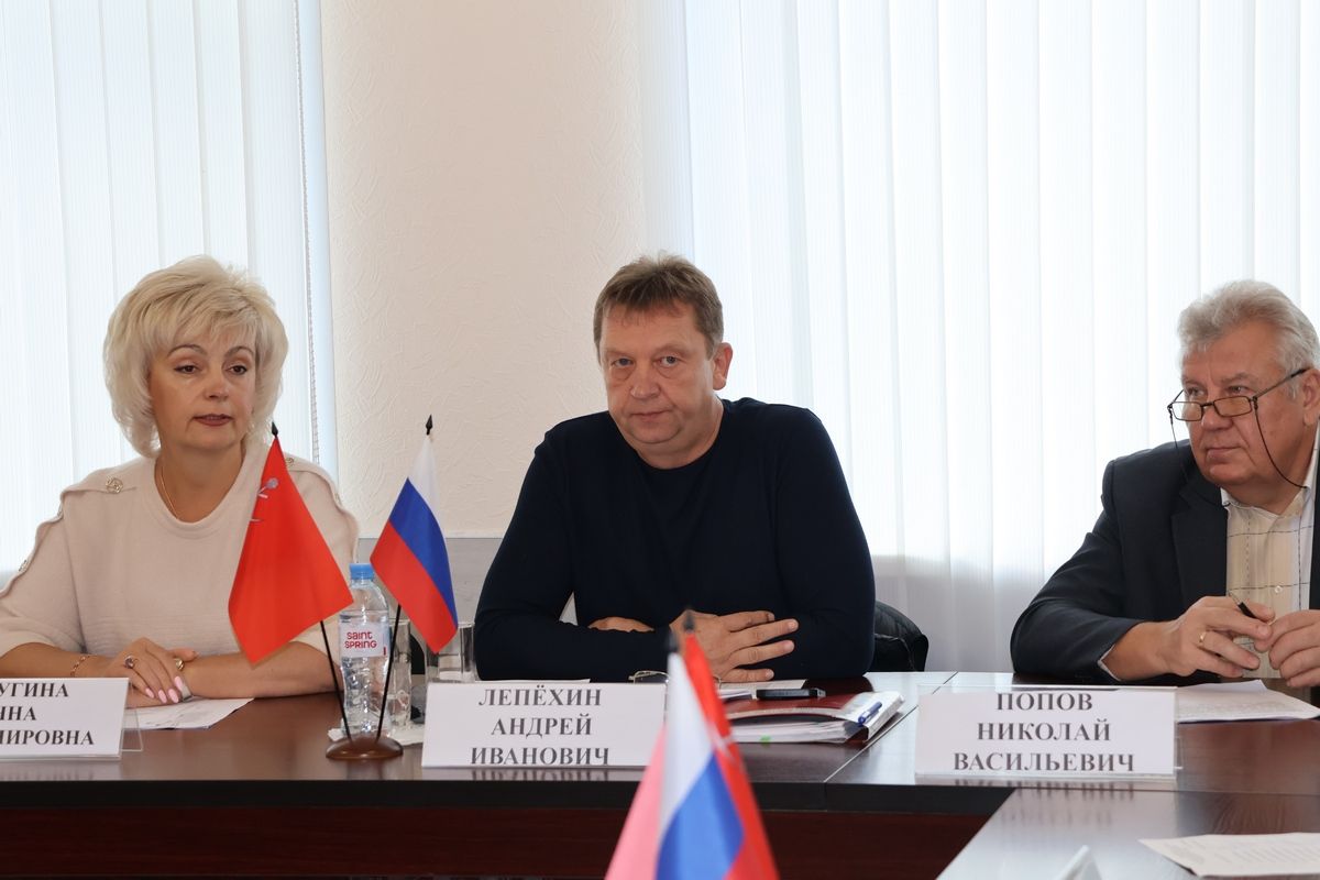 Районные депутаты провели заседание Собрания представителей МО Киреевский район Районные депутаты провели заседание Собрания представителей МО Киреевский район