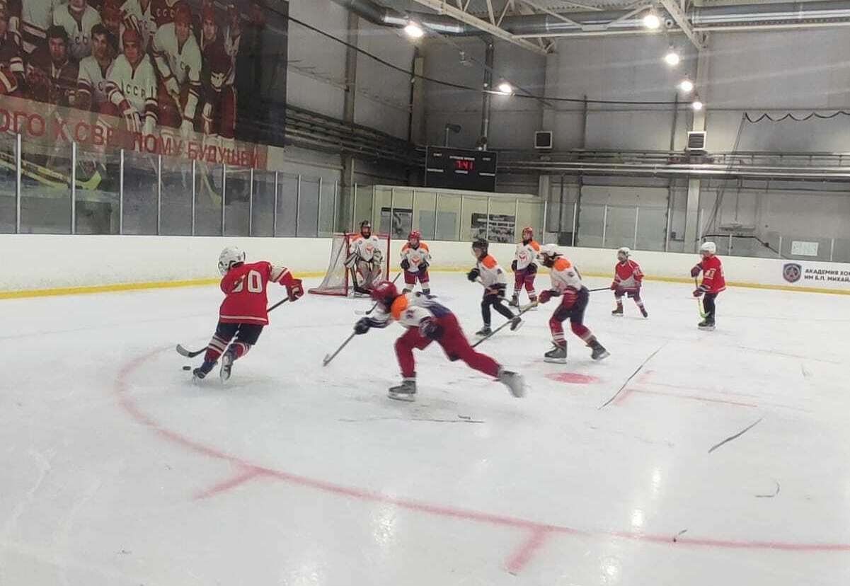 Киреевские хоккеисты провели выходной на ледовой арене