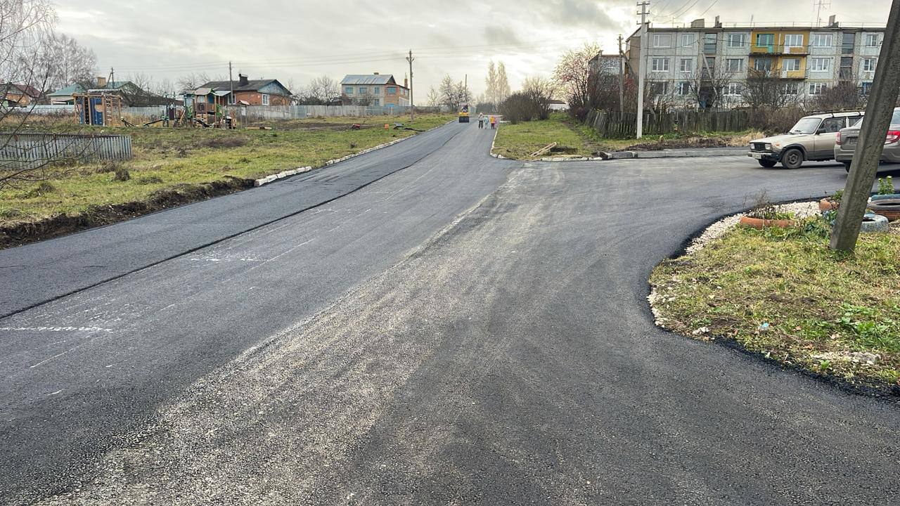 В посёлке Берёзовский привели в порядок две дороги В посёлке Берёзовский привели в порядок две дороги
