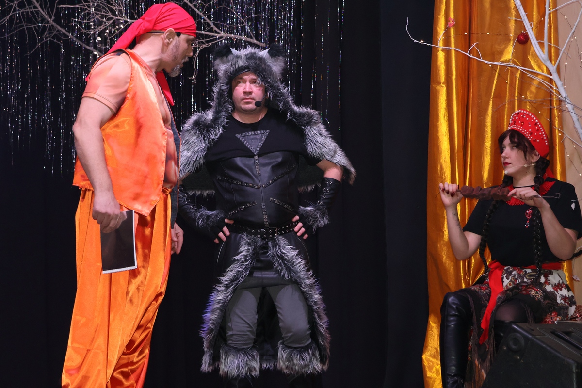 Новогодний интерактивный спектакль «Самое заветное желание» в Киреевском РДК. Фоторепортаж Новогодний интерактивный спектакль «Самое заветное желание» в Киреевском РДК. Фоторепортаж