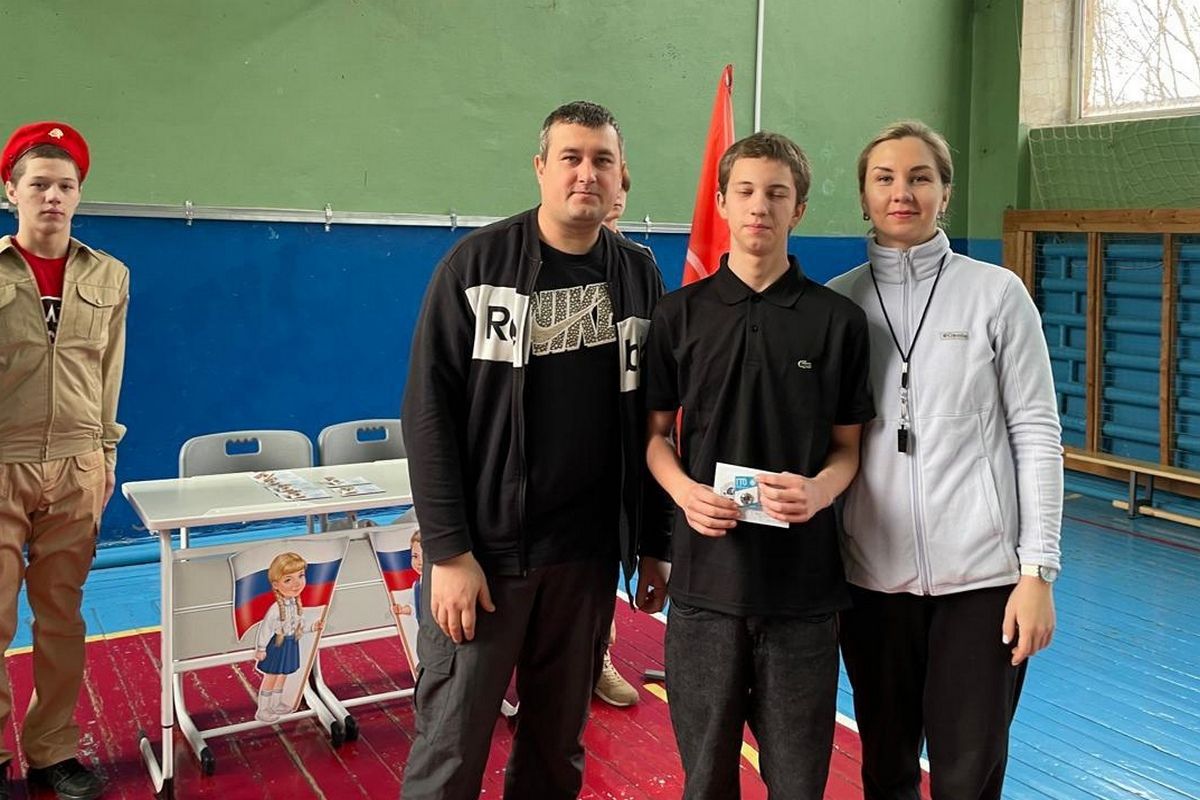Липковским школьникам в торжественной обстановке вручили значки ГТО Липковским школьникам в торжественной обстановке вручили значки ГТО