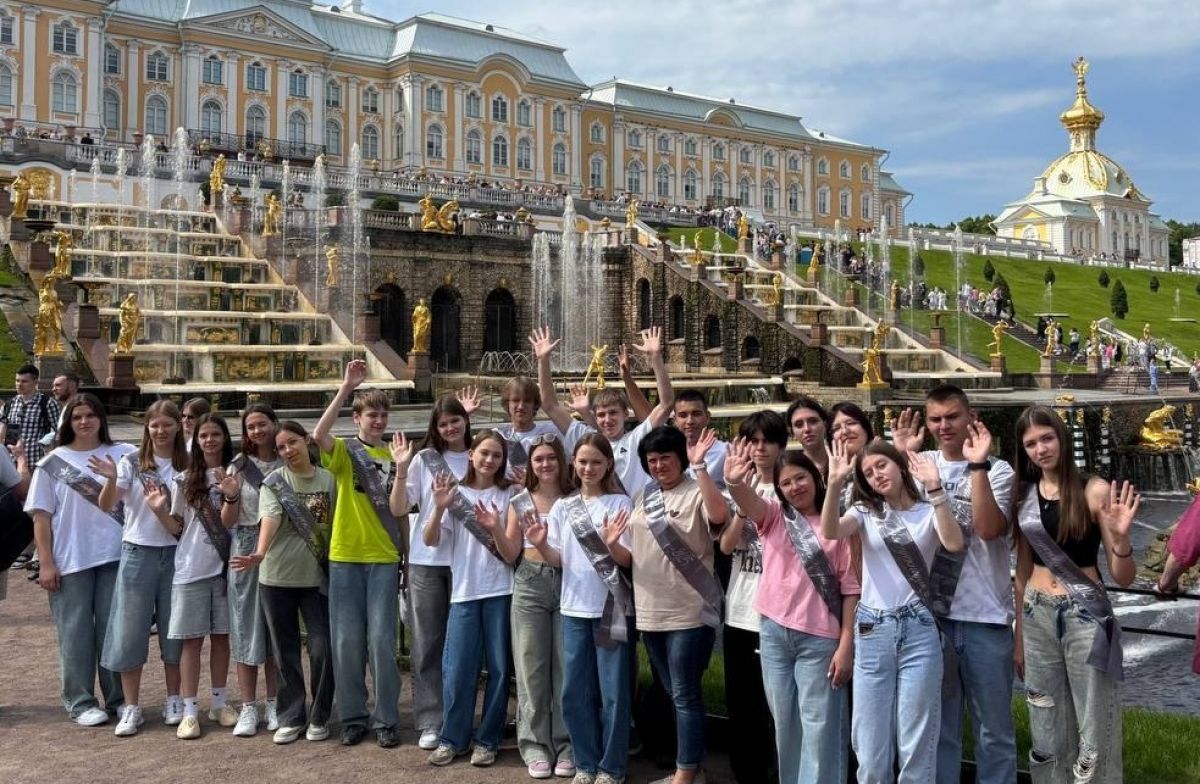 Киреевские девятиклассники решили провести выпускной в поездке в Северную столицу