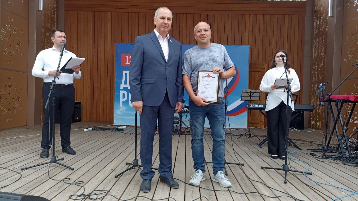 Анатолий Симонов: «Спасибо героям, которые защищают свободу нашей Отчизны»