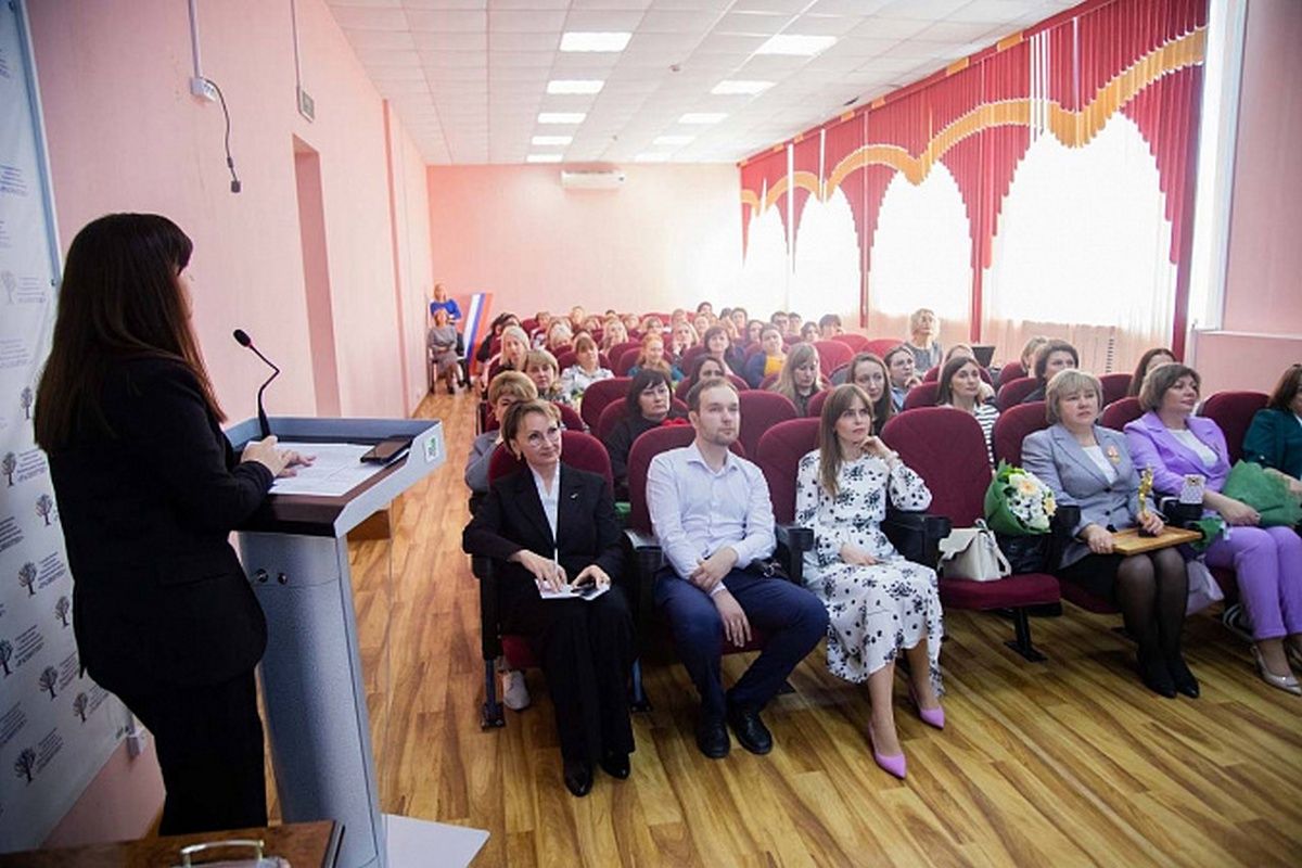 Почти 90% детей-сирот в Тульской области воспитываются в замещающих семьях