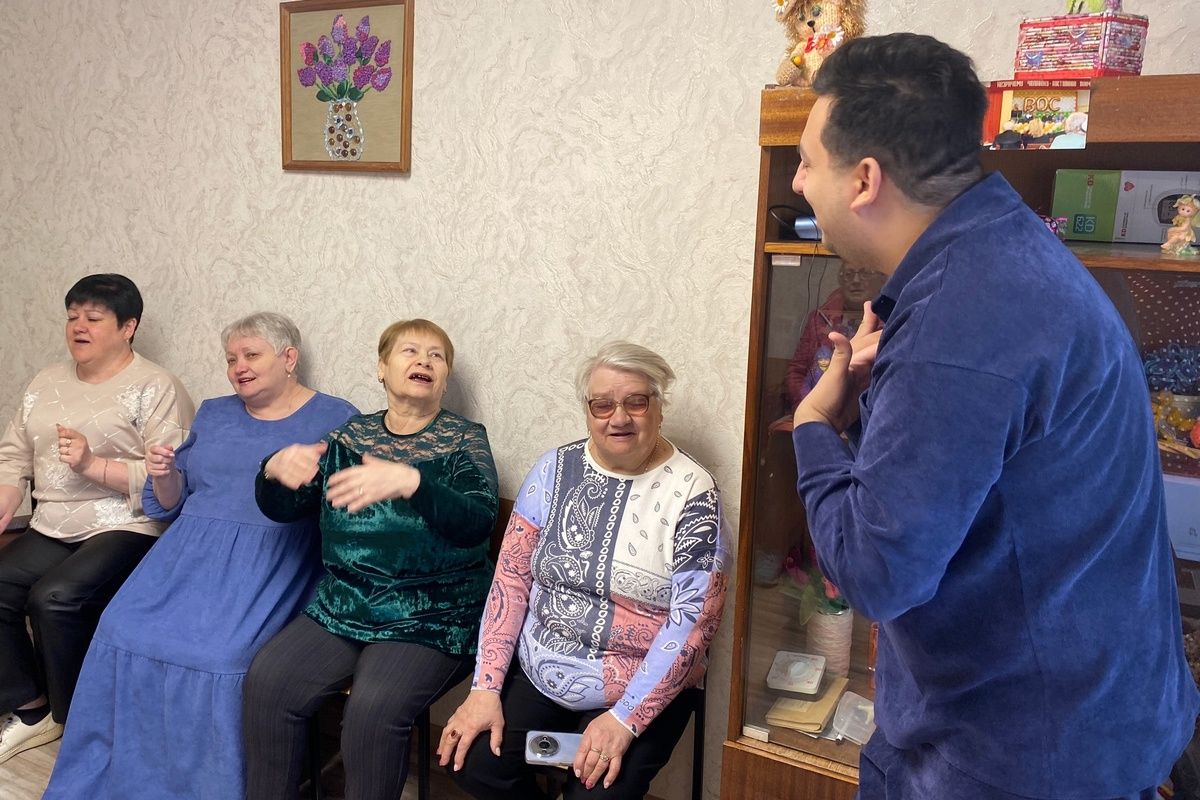 Болоховчане спели любимые песни и потанцевали с Русланом Богомоловым