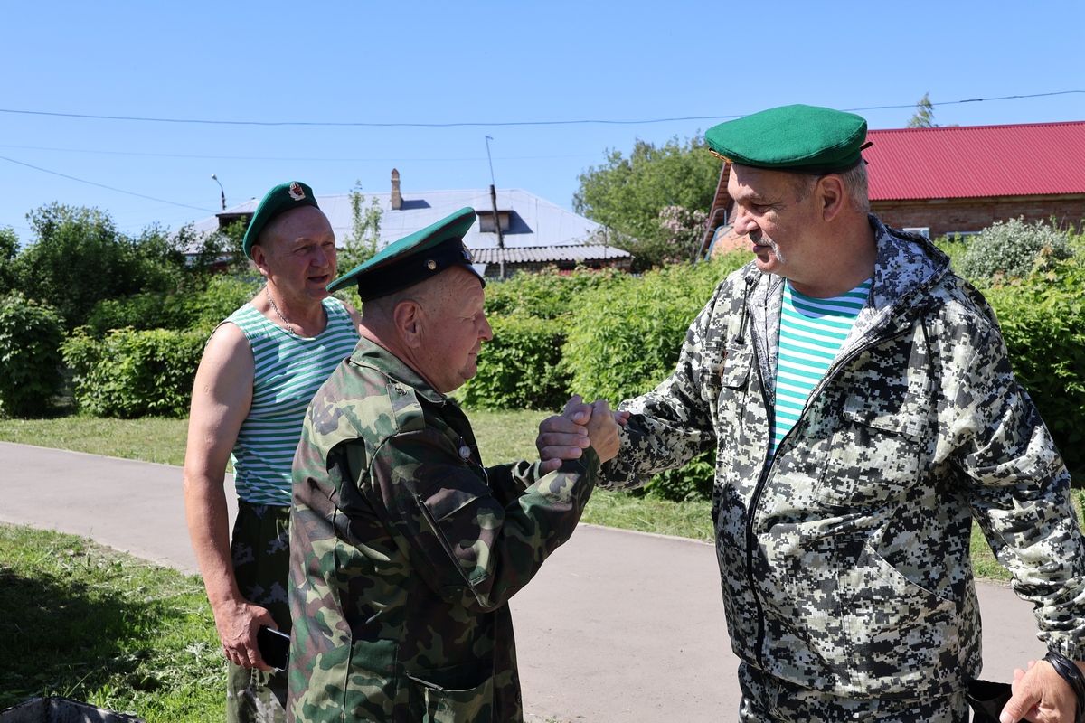 Киреевские ветераны пограничных войск встретились у пограничного столба