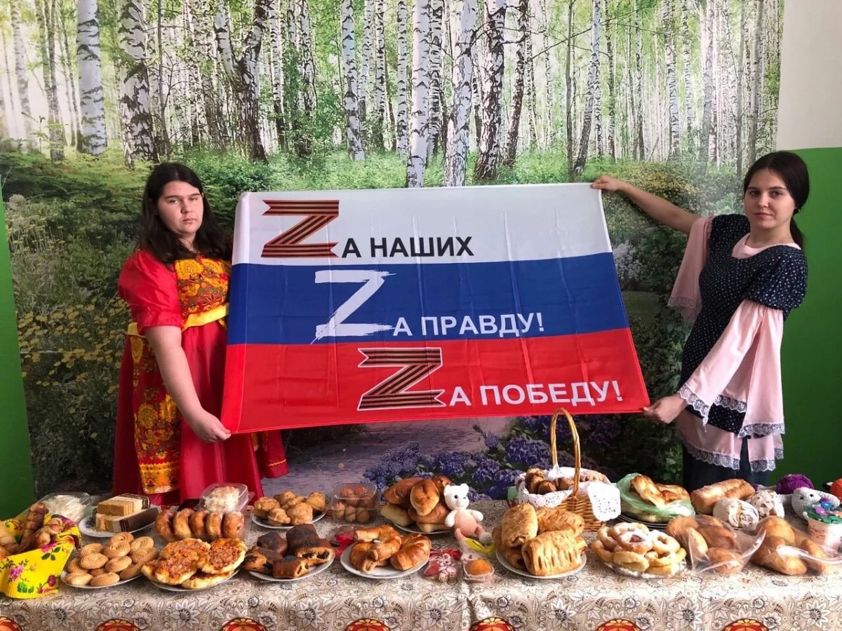 Быковские школьники приняли участие в Предпасхальной ярмарке
