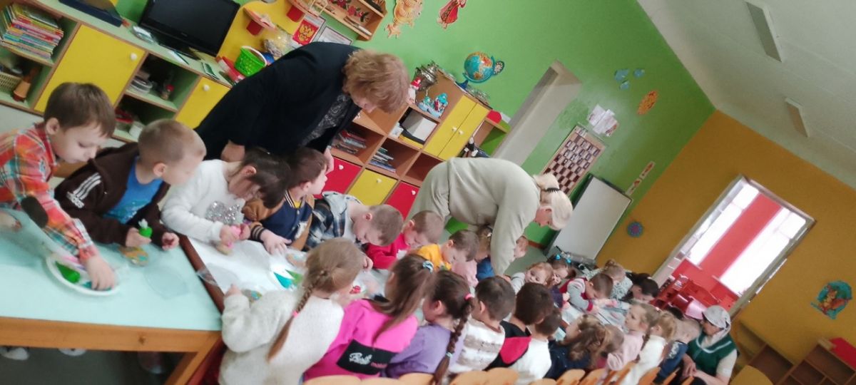 Для октябрьских дошкольников прошел мастер-класс по росписи имбирных пряников