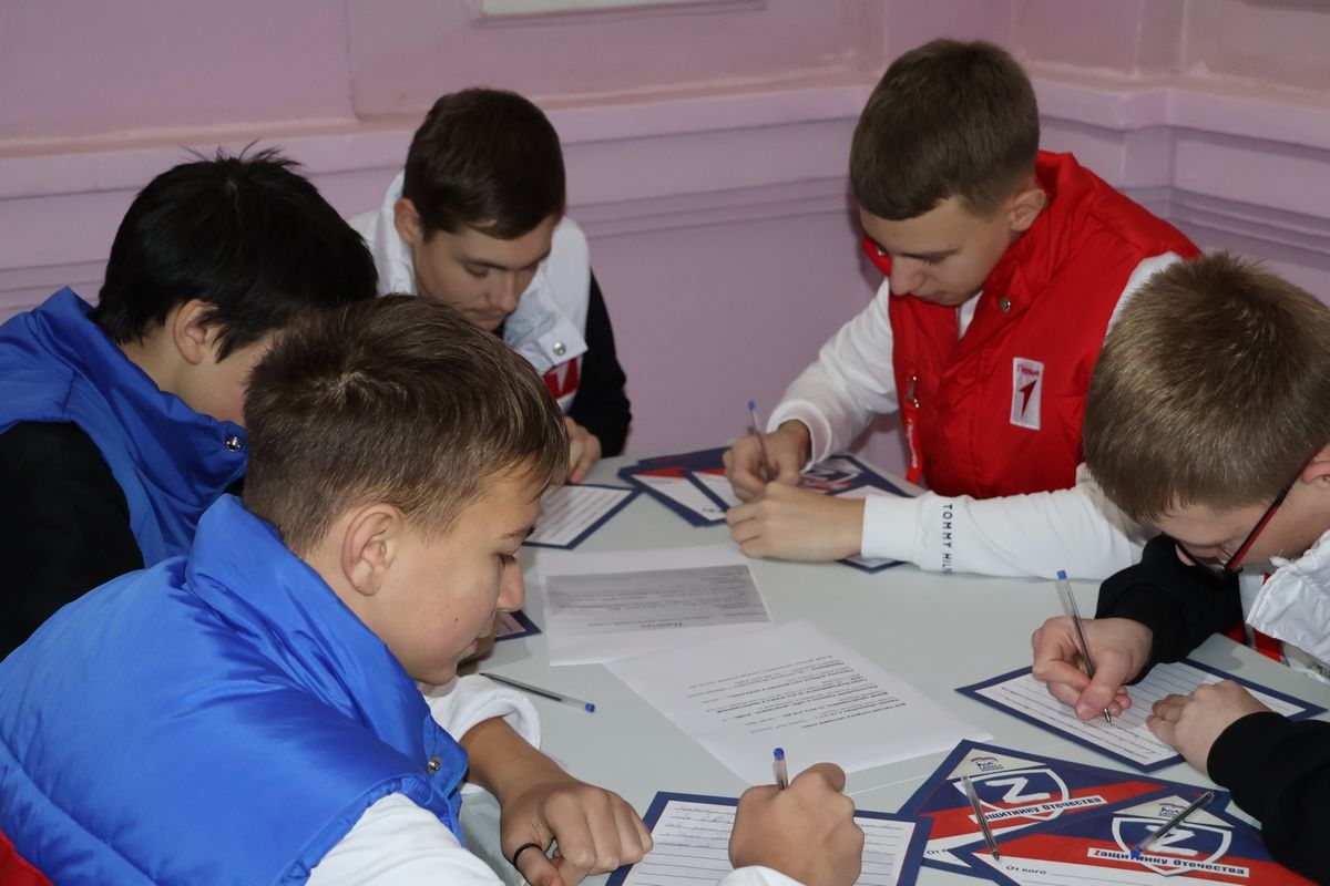 Музыкально-патриотический марафон «ВсёДляПобеды71» в Киреевском ГДК. Фоторепортаж