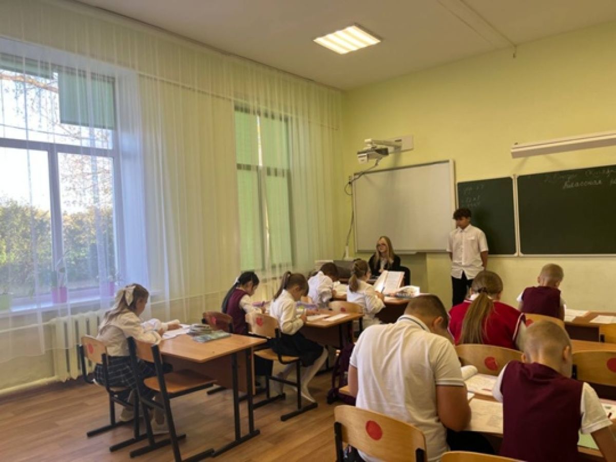 В Оленском центре образования старшеклассники поменялись местами с учителями