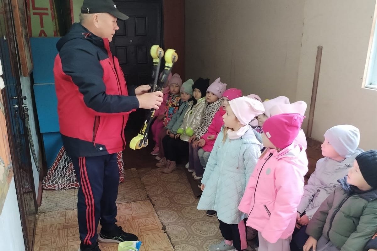 Киреевские дошкольники познакомились с лыжным спортом