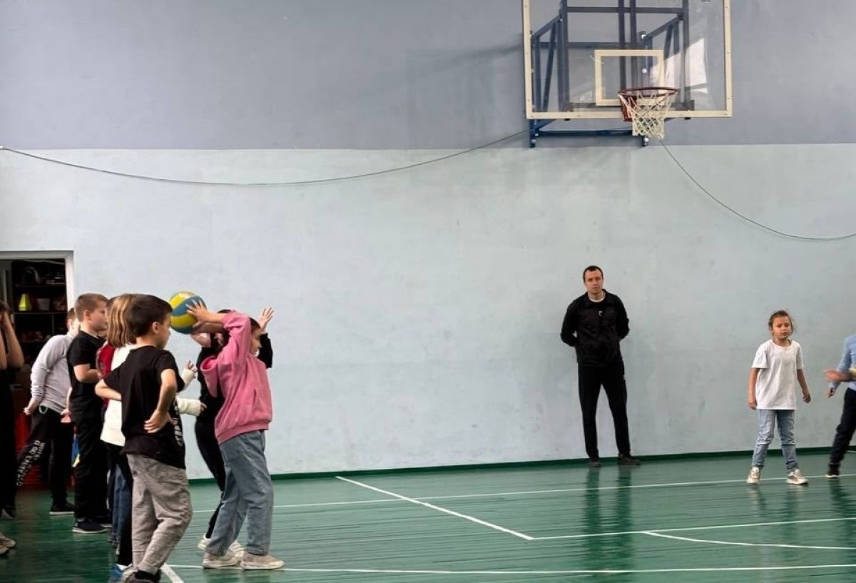 В пришкольном лагере «Радуга детства» зажглись спортивные звёзды В пришкольном лагере «Радуга детства» зажглись спортивные звёзды