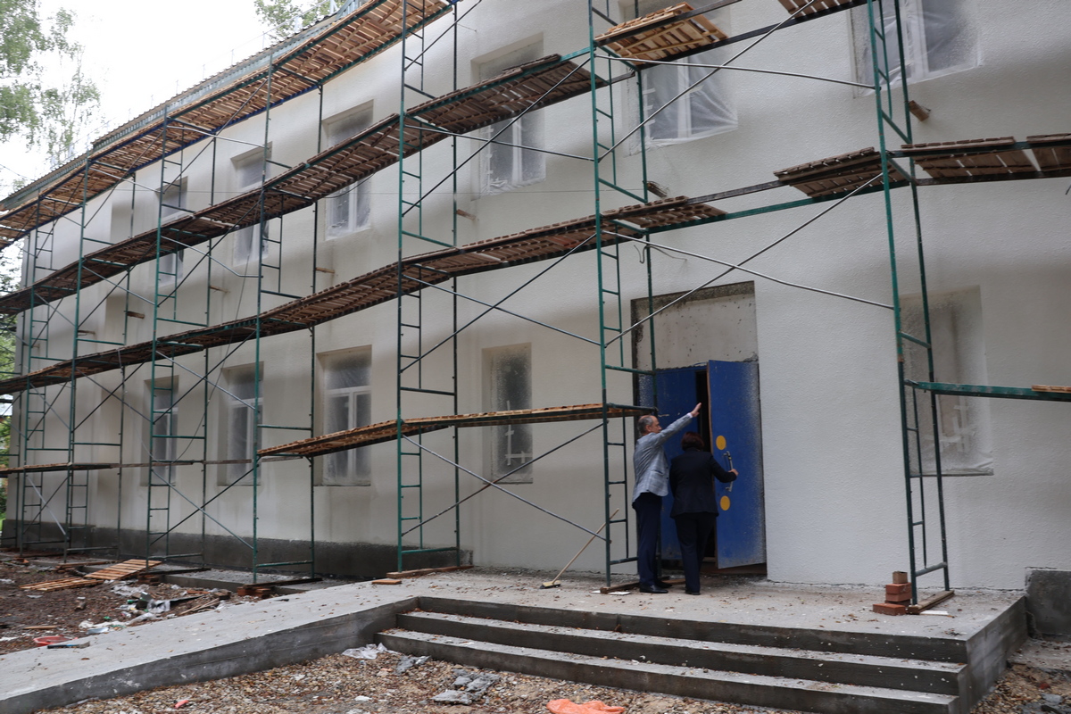 В посёлке Бородинском более чем наполовину выполнен ремонт в детской музыкальной школе В посёлке Бородинском более чем наполовину выполнен ремонт в детской музыкальной школе