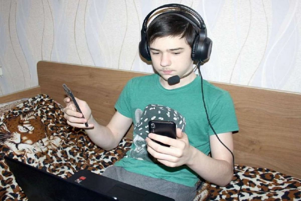 Школьникам Киреевского района запретят пользоваться мобильными телефонами на уроках