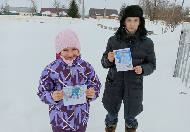 Черногрязевским мальчишкам и девчонкам напомнили о поведении на льду зимой