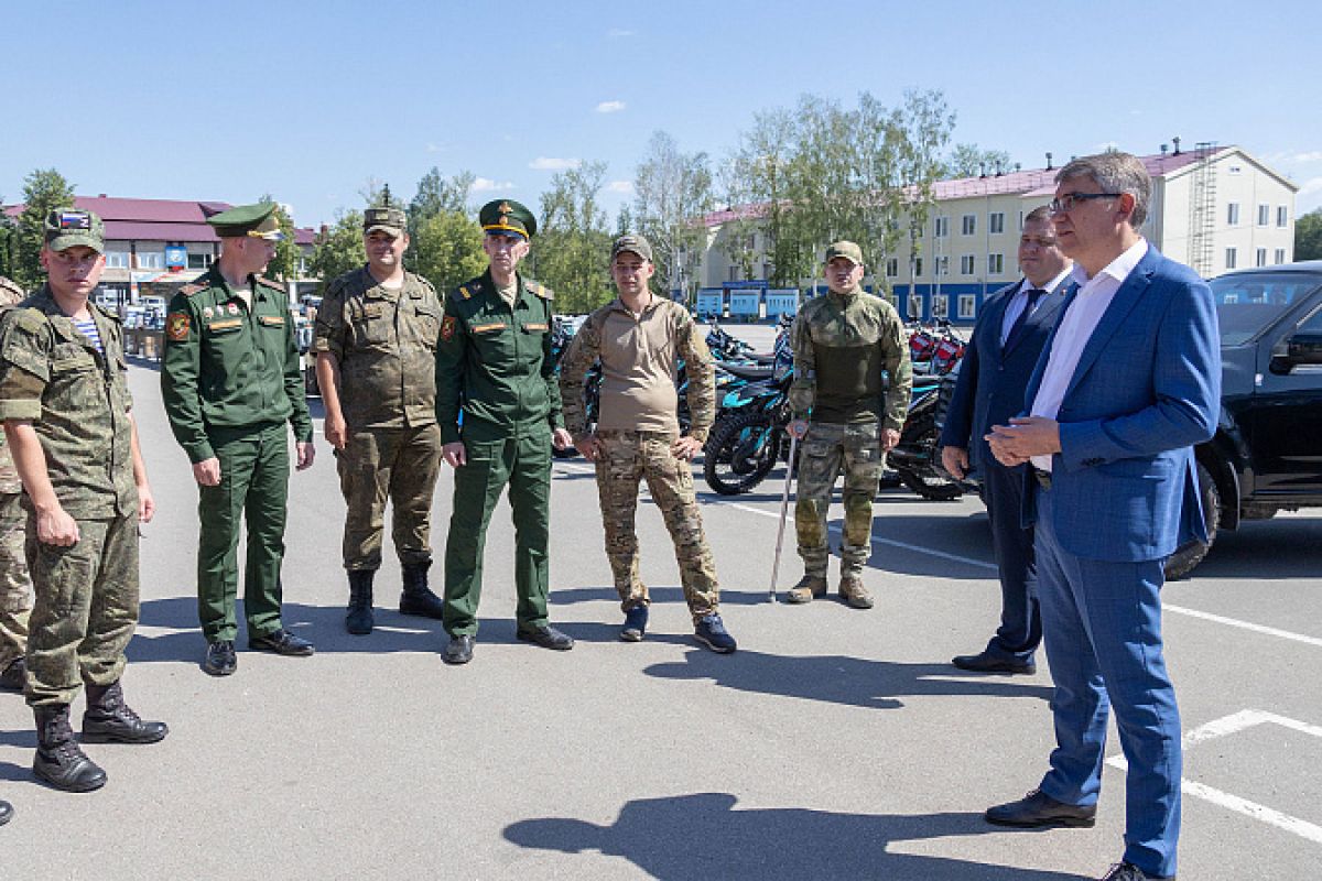 Дмитрий Миляев передал военнослужащим новую партию техники и дополнительного имущества