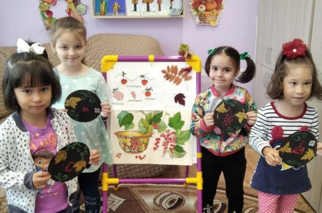 Киреевских дошкольников познакомили с хохломской росписью