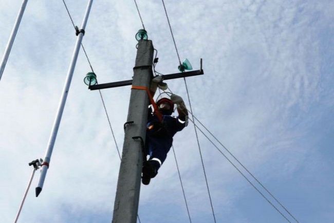 Энергетики «Тулэнерго» восстанавливают нарушенное непогодой электроснабжение