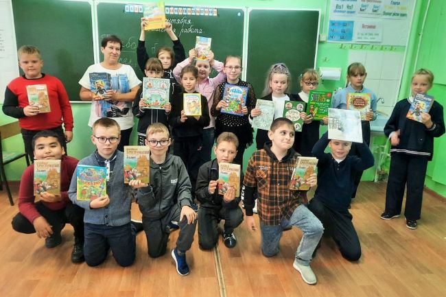 Куркинские школьники поделились любимыми книгами с детьми из Луганска